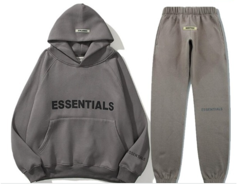 Essentials Tracksuits במגוון צבעים שונים