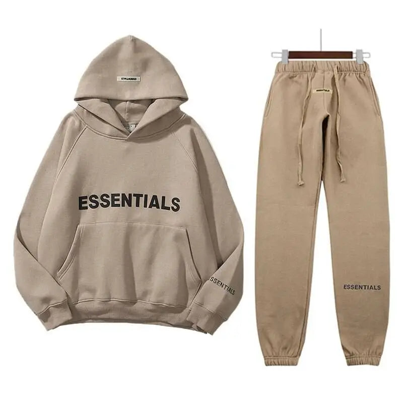 Essentials Tracksuits במגוון צבעים שונים