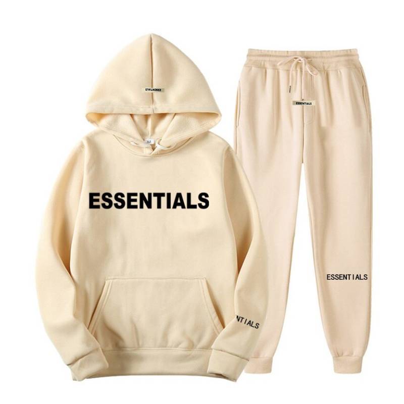 Essentials Tracksuits במגוון צבעים שונים